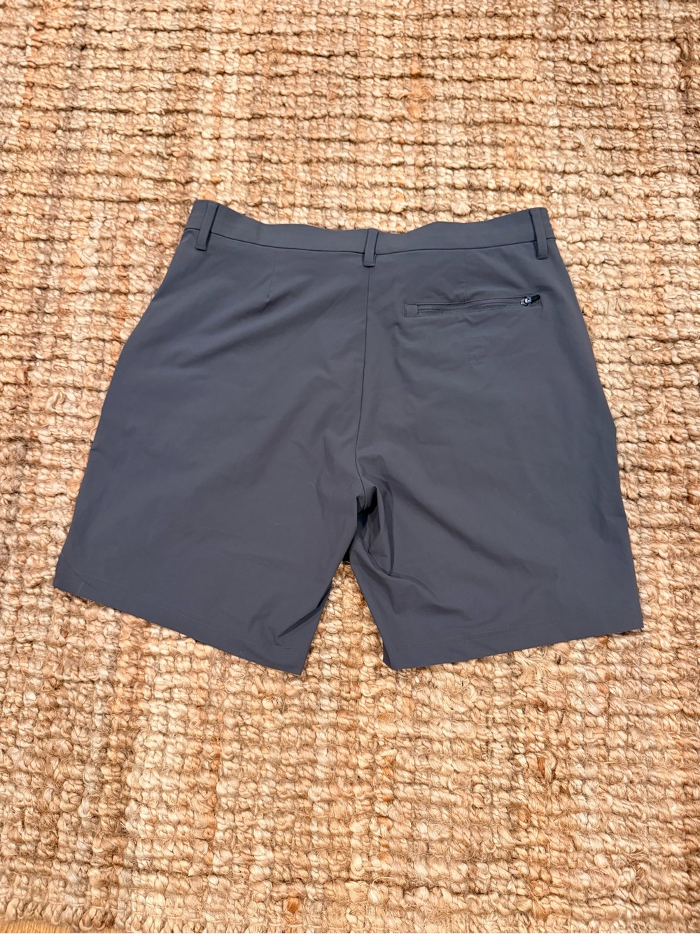 Vuori Meta Shorts - Picture 4 of 6
